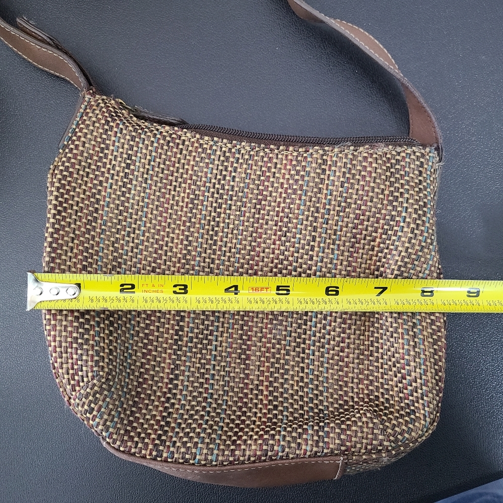 Fossil Mini Woven Shoulder Bag With Leather Handle #75082 8.5" W x 7" H x 2" D - Picture 10 of 12